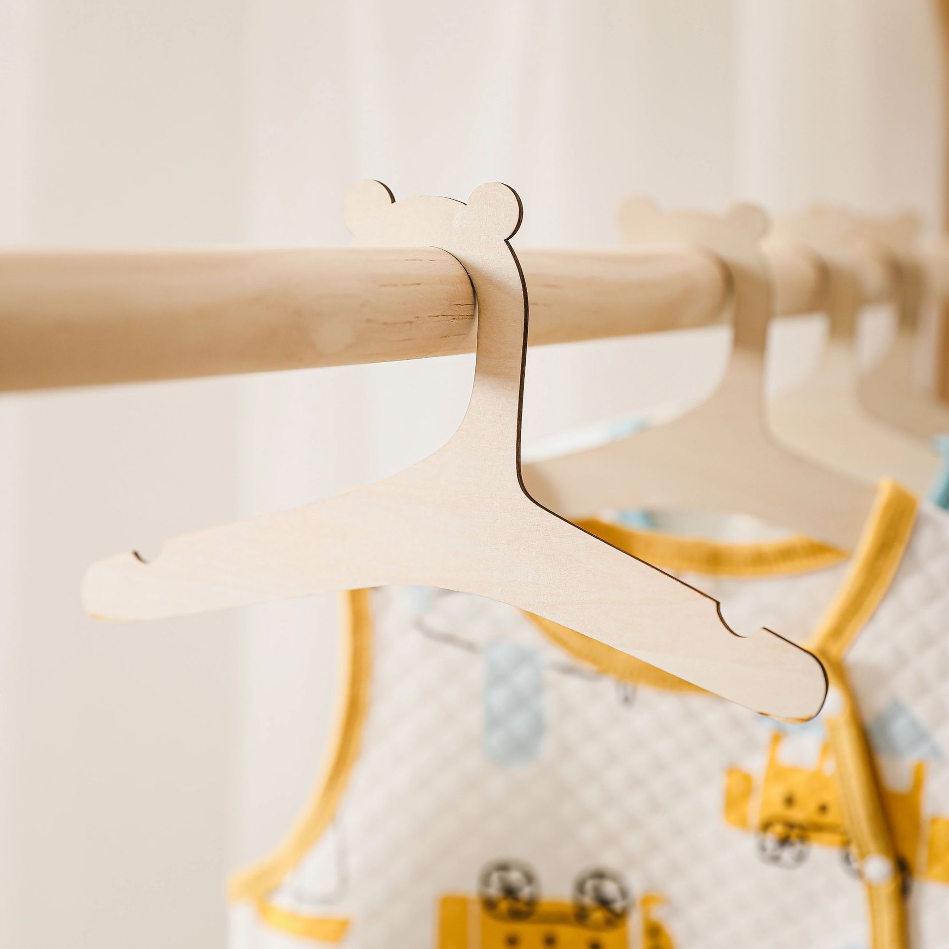 5/10 Buah Gantungan Bayi Kayu  - Baby Nursery Uniform ulasan dan harga